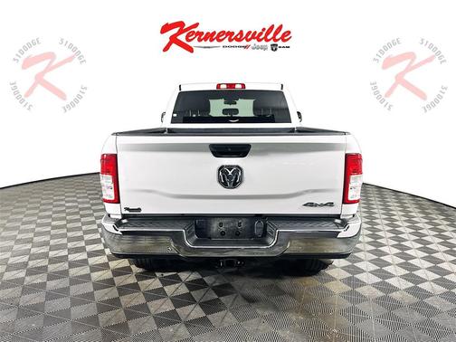 2022 RAM 2500 Tradesman Crew Cab 4x4 6'4' Box