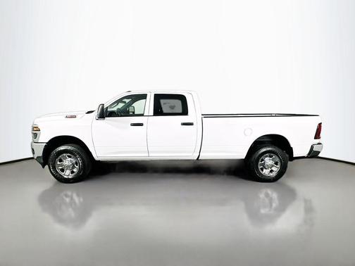 Bright White Clearcoat 2026 RAM 3500 Tradesman Crew Cab 4x4 8' Box