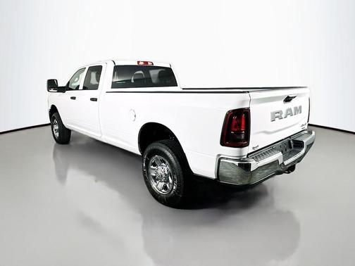 Bright White Clearcoat 2026 RAM 3500 Tradesman Crew Cab 4x4 8' Box
