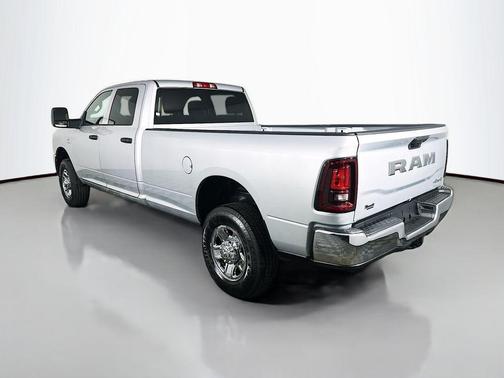 2026 RAM 2500 Tradesman Crew Cab 4x4 8' Box