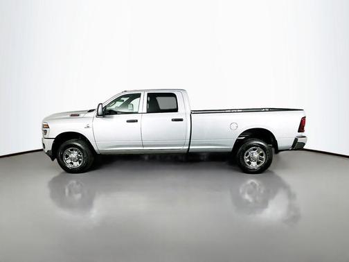 2026 RAM 2500 Tradesman Crew Cab 4x4 8' Box