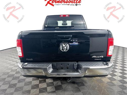 2022 RAM 2500 Tradesman Crew Cab 4x4 6'4' Box
