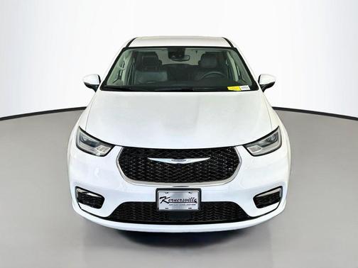 Bright White Clearcoat 2023 Chrysler Pacifica Touring L