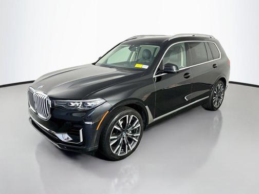 Black Sapphire Metallic 2019 BMW X7 xDrive40i