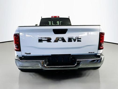 Bright White Clearcoat 2026 RAM 3500 Tradesman Crew Cab 4x2 8' Box