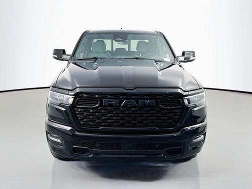Diamond Black Crystal Pearlcoat 2026 RAM 1500 Big Horn/Lone Star