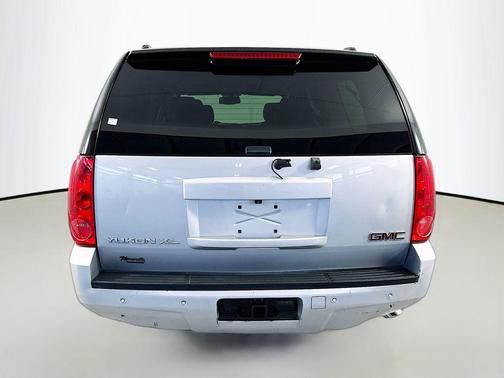 Quicksilver Metallic 2013 GMC Yukon XL 1500 SLT