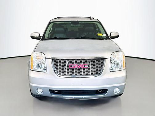 Quicksilver Metallic 2013 GMC Yukon XL 1500 SLT
