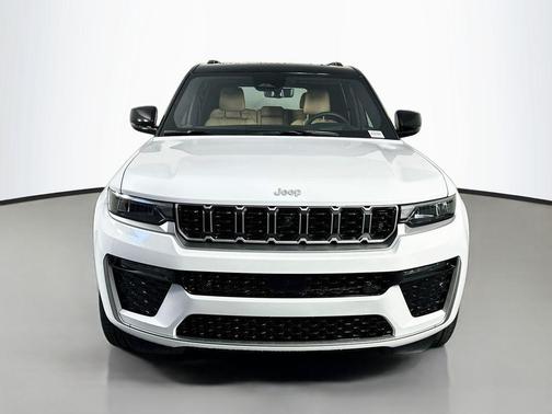 Bright White Clearcoat 2027 Jeep Grand Cherokee Summit