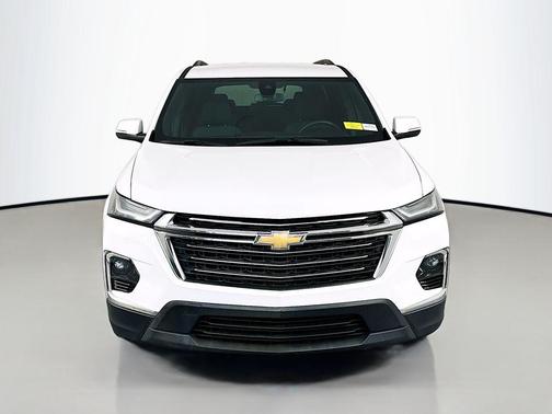 Summit White 2023 Chevrolet Traverse LT Cloth