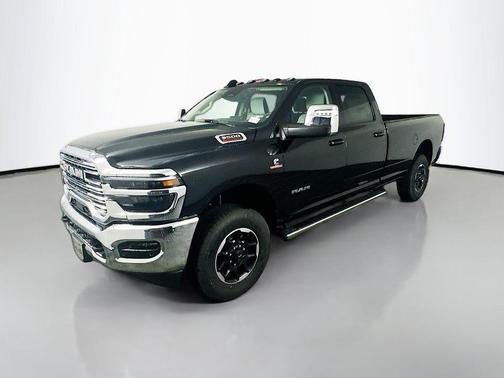 Diamond Black Crystal Pearlcoat 2025 RAM 3500 Laramie Crew Cab 4x4 8' Box