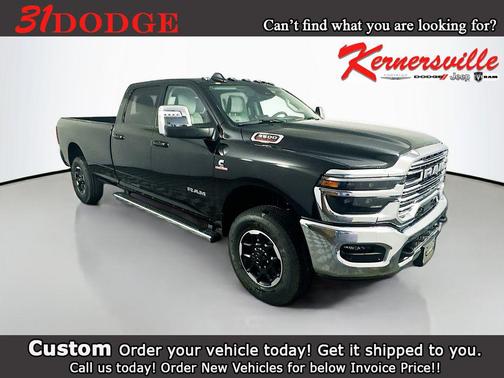Diamond Black Crystal Pearlcoat 2025 RAM 3500 Laramie Crew Cab 4x4 8' Box