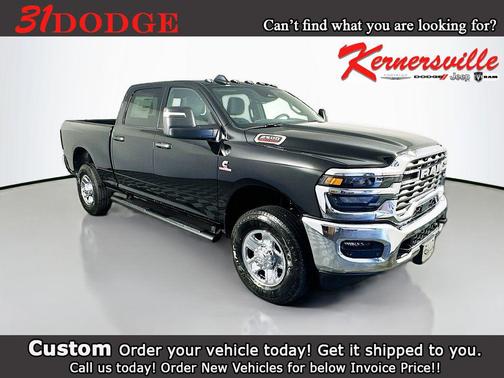 Diamond Black Crystal Pearlcoat 2026 RAM 2500 Tradesman