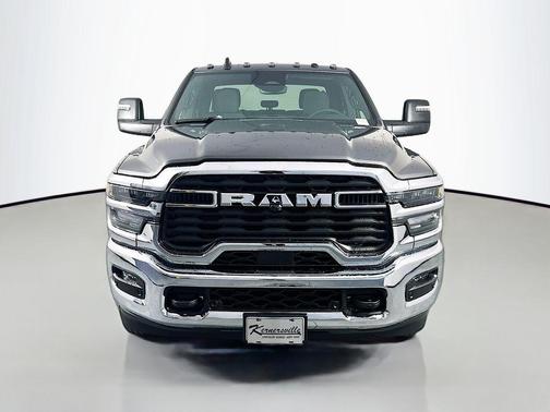 Diamond Black Crystal Pearlcoat 2026 RAM 3500 Big Horn Crew Cab 4x4 8' Box