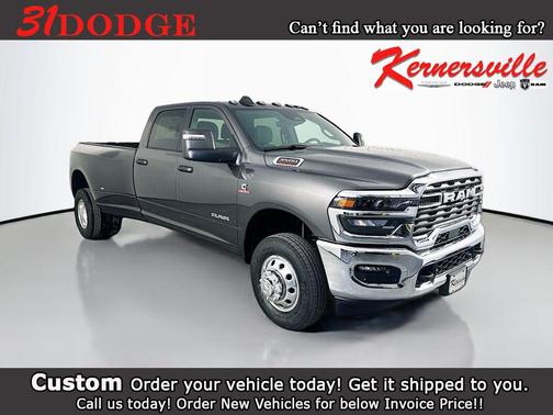 Diamond Black Crystal Pearlcoat 2026 RAM 3500 Big Horn Crew Cab 4x4 8' Box