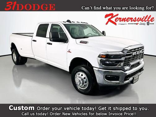 Bright White Clearcoat 2026 RAM 3500 Tradesman Crew Cab 4x4 8' Box