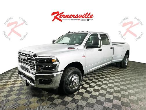 2026 RAM 3500 Tradesman Crew Cab 4x2 8' Box