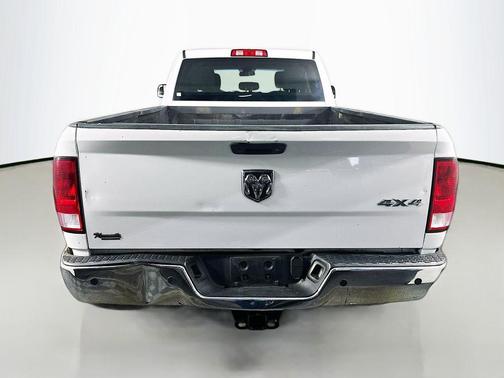 2017 RAM 2500 Tradesman Crew Cab 4x4 8' Box