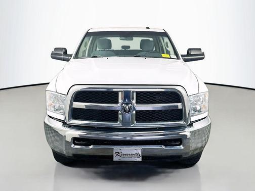 2017 RAM 2500 Tradesman Crew Cab 4x4 8' Box