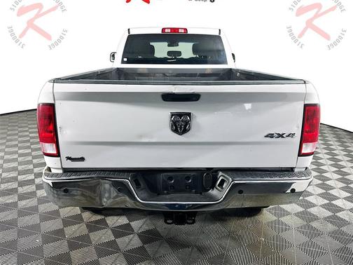 2017 RAM 2500 Tradesman Crew Cab 4x4 8' Box