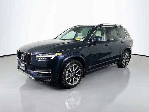 2019 Volvo XC90 T6 Momentum