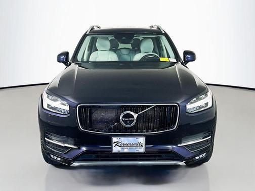 2019 Volvo XC90 T6 Momentum