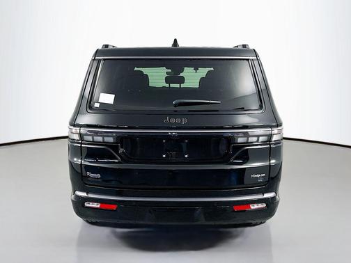 High Gloss Black 2026 Jeep Grand Wagoneer 4x4