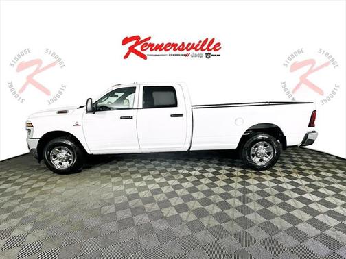 2025 RAM 2500 Tradesman Crew Cab 4x2 8' Box