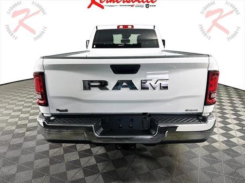 2025 RAM 2500 Tradesman Crew Cab 4x2 8' Box