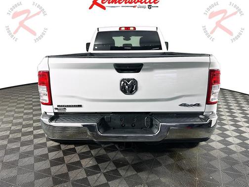 2024 RAM 3500 Big Horn Crew Cab 4x4 8' Box