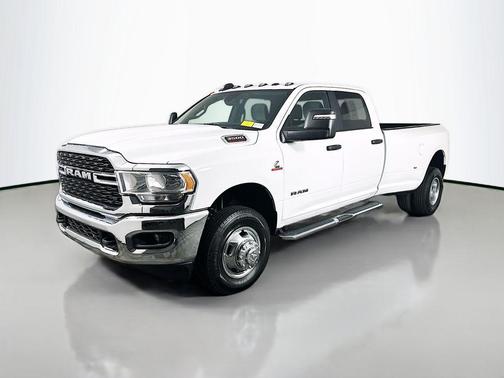 2024 RAM 3500 Big Horn Crew Cab 4x4 8' Box