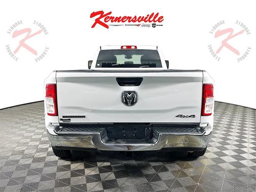 2024 RAM 3500 Big Horn Crew Cab 4x4 8' Box