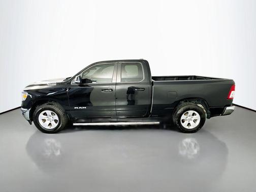 Diamond Black Crystal Pearlcoat 2022 RAM 1500 Big Horn/Lone Star