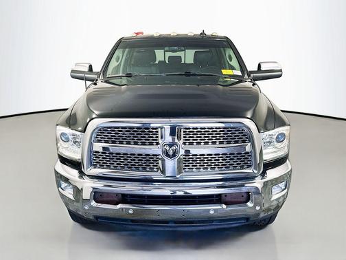 Brilliant Black Crystal Pearlcoat 2018 RAM 2500 Laramie Mega Cab 4x4 6'4' Box