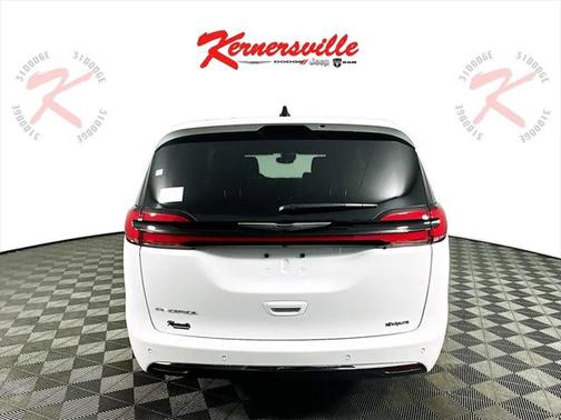2025 Chrysler Pacifica L