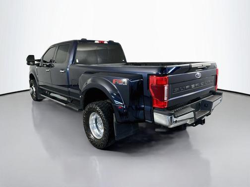 Blue Metallic 2022 Ford F-350 Lariat