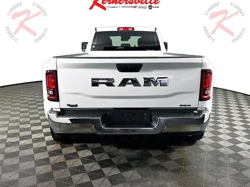 2026 RAM 3500 Tradesman Crew Cab 4x2 8' Box