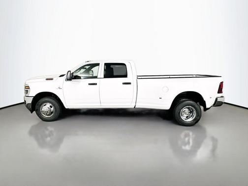 2026 RAM 3500 Tradesman Crew Cab 4x2 8' Box