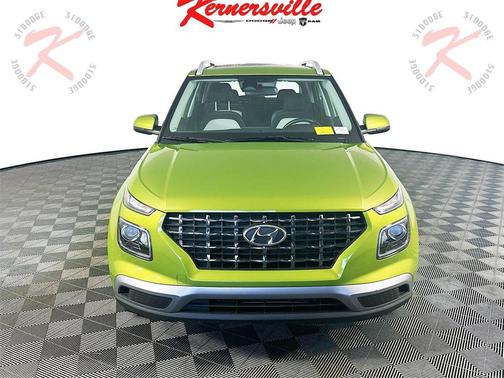 2024 Hyundai VENUE SEL