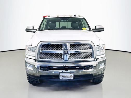 Bright White Clearcoat 2018 RAM 2500 Laramie Crew Cab 4x4 6'4' Box