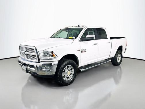 Bright White Clearcoat 2018 RAM 2500 Laramie Crew Cab 4x4 6'4' Box