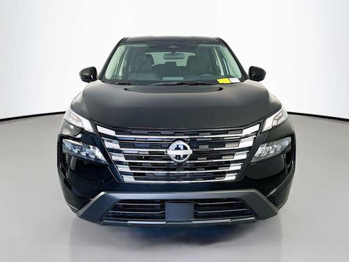 Super Black 2025 Nissan Rogue SV