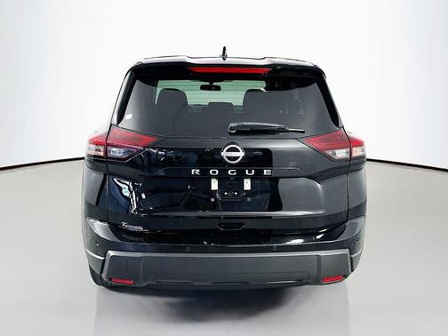 Super Black 2025 Nissan Rogue SV