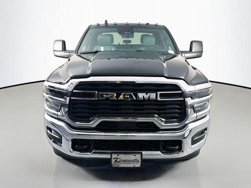 Diamond Black Crystal Pearlcoat 2026 RAM 3500 Tradesman Crew Cab 4x4 8' Box