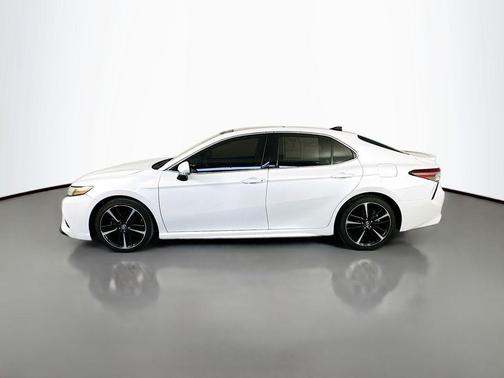 Wind Chill Pearl 2019 Toyota Camry XSE