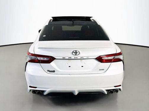 Wind Chill Pearl 2019 Toyota Camry XSE