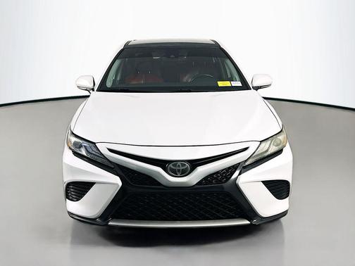 Wind Chill Pearl 2019 Toyota Camry XSE