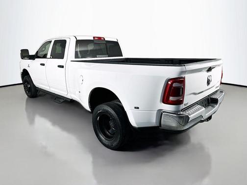 Bright White Clearcoat 2024 RAM 3500 Tradesman Crew Cab 4x4 8' Box