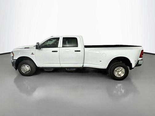 Bright White Clearcoat 2024 RAM 3500 Tradesman Crew Cab 4x4 8' Box