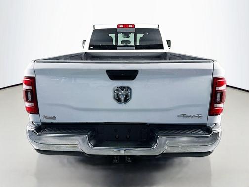 Bright White Clearcoat 2024 RAM 3500 Tradesman Crew Cab 4x4 8' Box